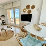 Atico Frontal Al Mar Con Piscina Privada By Homeprive דירה
